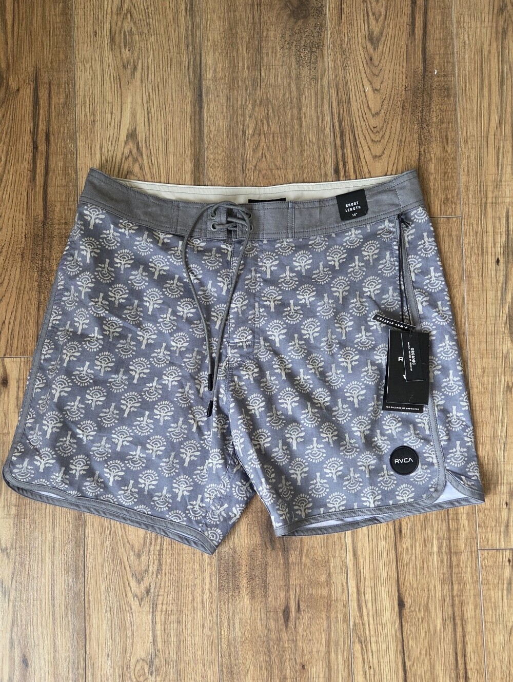 RVCA Freeport Men's Gray Floral-Pattern Board Shorts Size 32 (M)
